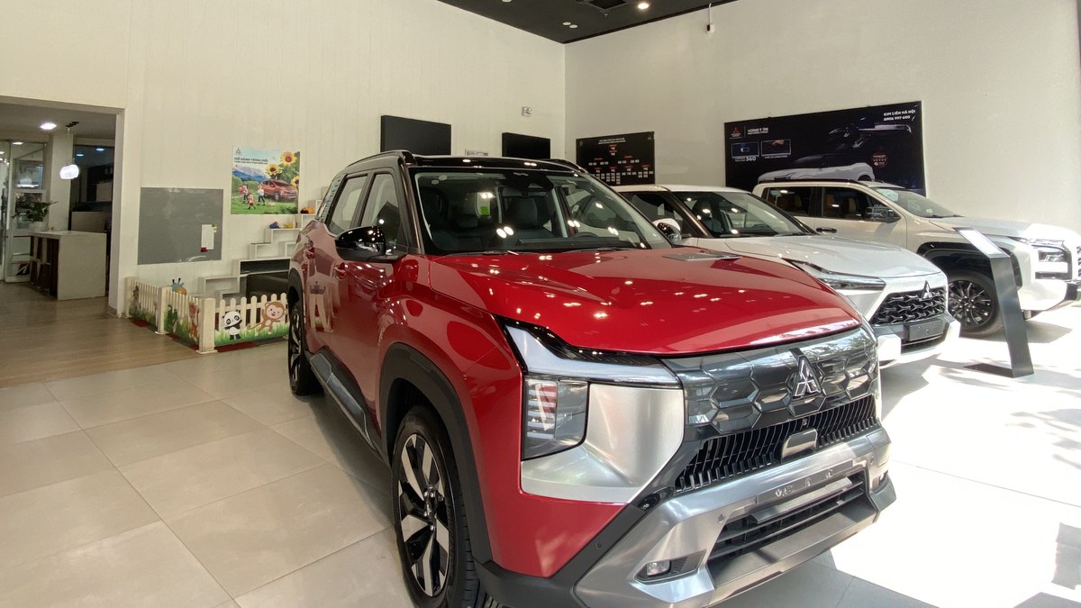 Mitsubishi Destinator tại Mitsubishi Tây Hồ