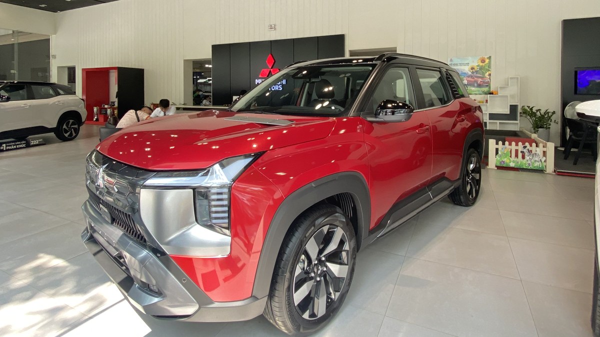 Mitsubishi Destinator tại Mitsubishi Tây Hồ